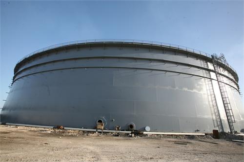 پروژه احداث مخازن چهارمیلیون بشکه ای پایانه نفتی خارگ به زودی بهره برداری می شود