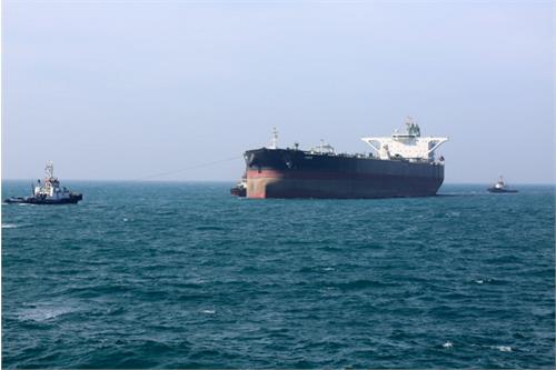 برجام، موانع بیمه ای و تردد نفتکش های ایران رادر بنادر جهان رفع کرد