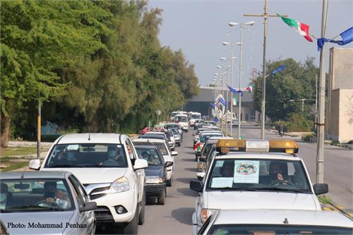 مراسم راهپیمایی خودرویی و موتوری 22 بهمن در جزیره خارگ برگزار شد