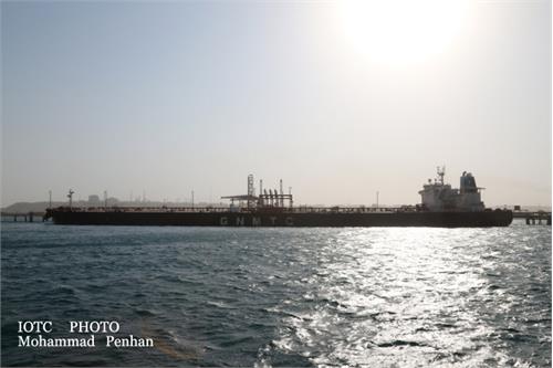 عربستان ذخیره سازی نفت را آغاز کرد