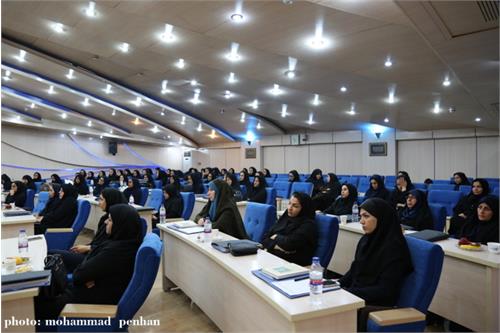 برگزاری نشست تخصصی « نقش حضرت زینب (س) در انتقال پیام عاشورا» در شرکت پایانه های نفتی ایران