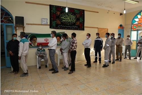 گزارش تصویری 2 / حماسه حضور مردم جزیره خارگ در انتخابات ‌ریاست جمهوری و شوراهای اسلامی شهر و روستا