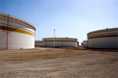 اجرای عملیات احیای خطوط خروجی حوضچه های مخازن ذخیره سازی نفت خام خارگ