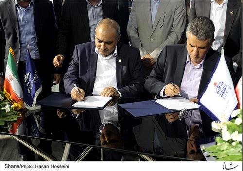امضای تفاهمنامه همکاری میان پایانه های نفتی ایران و  تاسیسات دریایی
