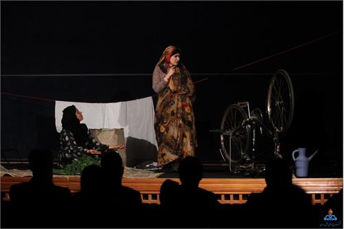 نمایش"شعله های آبادان هیچگاه خاموش نمی شوند " به جشنواره تاتر سوره ماه راه یافت