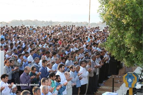 گزارش تصویری / نماز با شکوه عید سعید فطر در جزیره خارگ برگزار شد