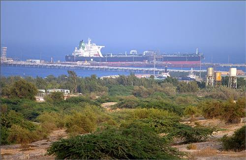 صادرات بیش از ١٥ میلیون تن کالای نفتی از جزیره خارک