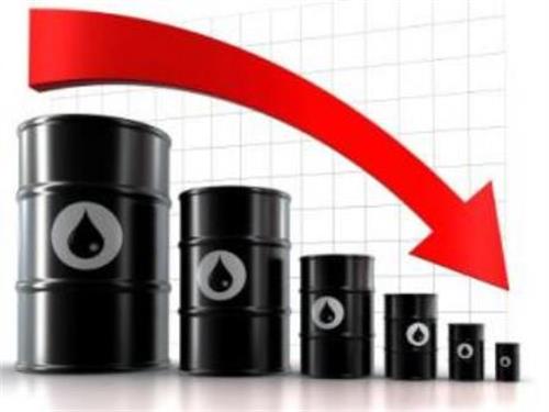 سیاست نفتی آمریکا عامل کاهش قیمت در بازارهای جهانی است