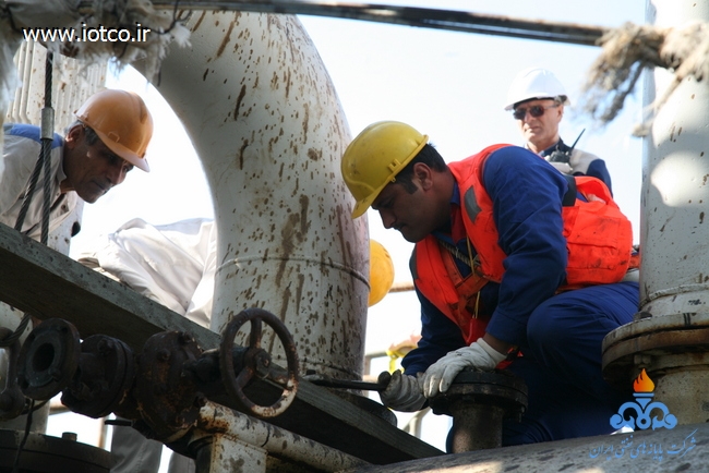 تعویض slop tank پهلوگاههای 11 و 12 اسکله غربی در تاریخ 93/12/11 5