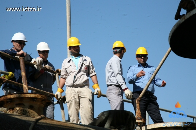 تعویض slop tank پهلوگاههای 11 و 12 اسکله غربی در تاریخ 93/12/11 10