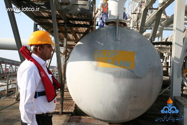 تعویض slop tank پهلوگاههای 11 و 12 اسکله غربی در تاریخ 93/12/11 4