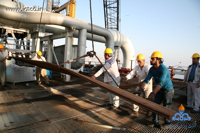 تعویض slop tank پهلوگاههای 11 و 12 اسکله غربی در تاریخ 93/12/11 6