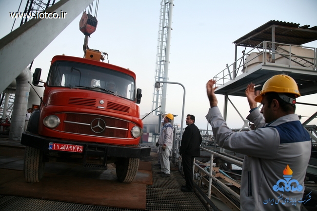 تعویض slop tank پهلوگاههای 11 و 12 اسکله غربی در تاریخ 93/12/11 9