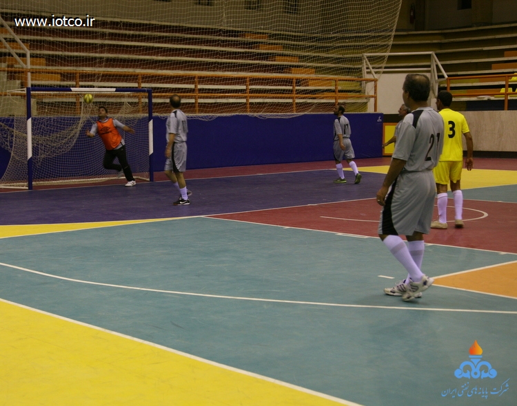 بازی خیرخواهانه فوتسال 9