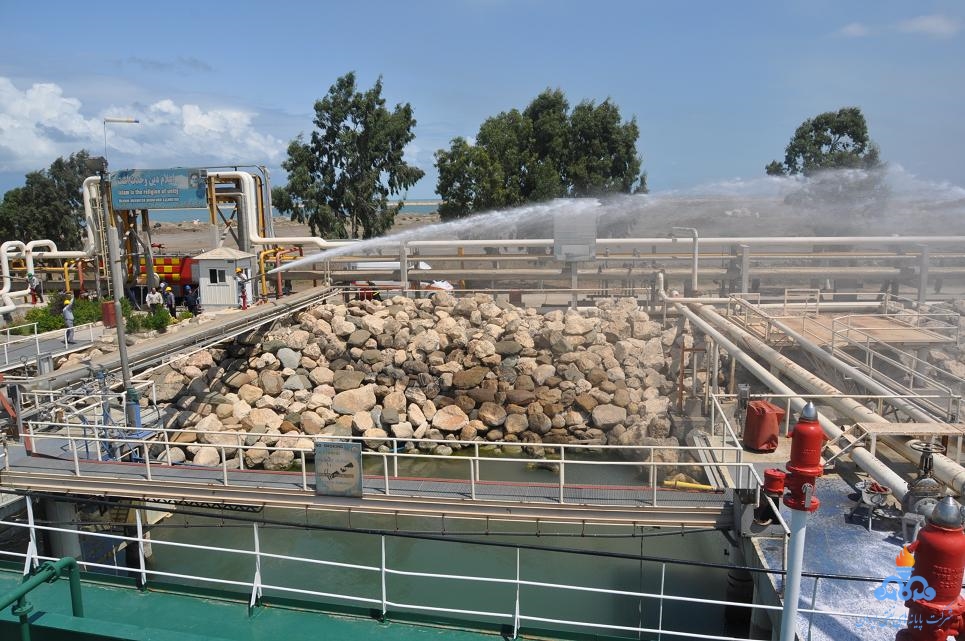 برگزاری مانور عملیاتی امداد و جات در پایانه های نفتی  شمال 5