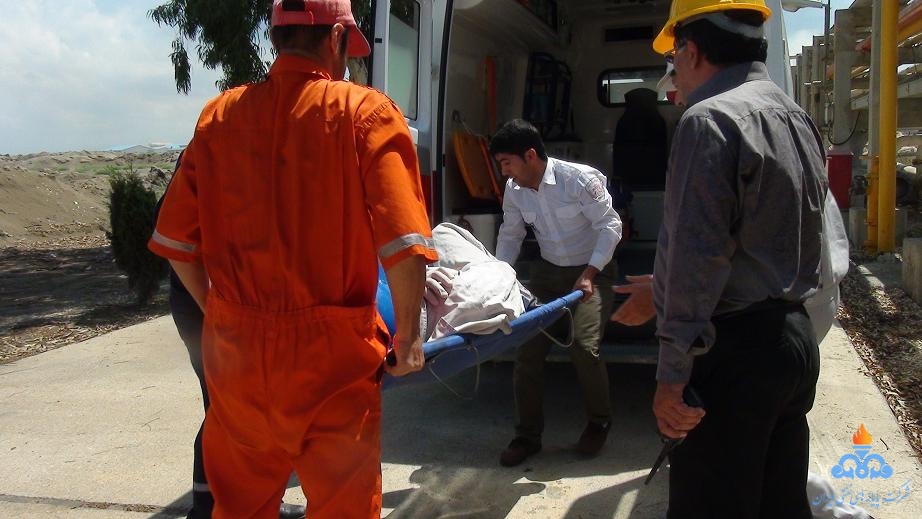 برگزاری مانور عملیاتی امداد و جات در پایانه های نفتی  شمال 15