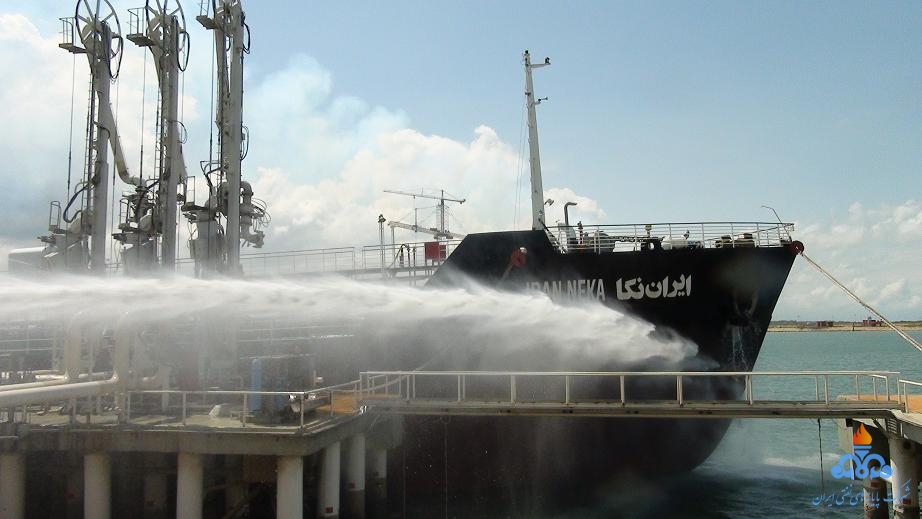 برگزاری مانور عملیاتی امداد و جات در پایانه های نفتی  شمال 16