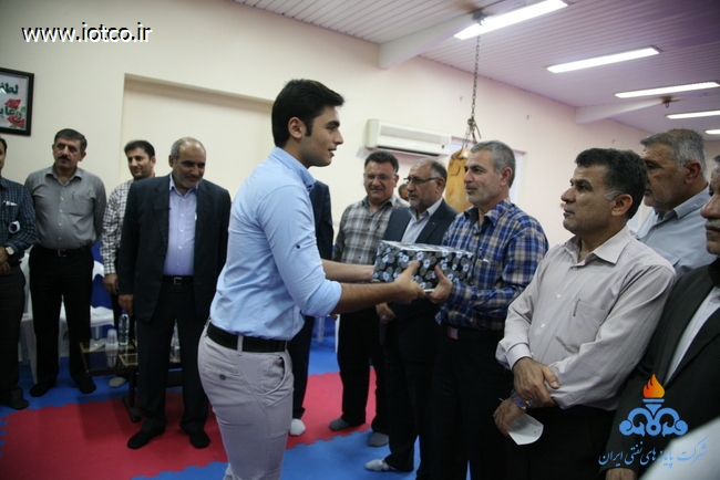 تجلیل از ورزشکاران قهرمان 25