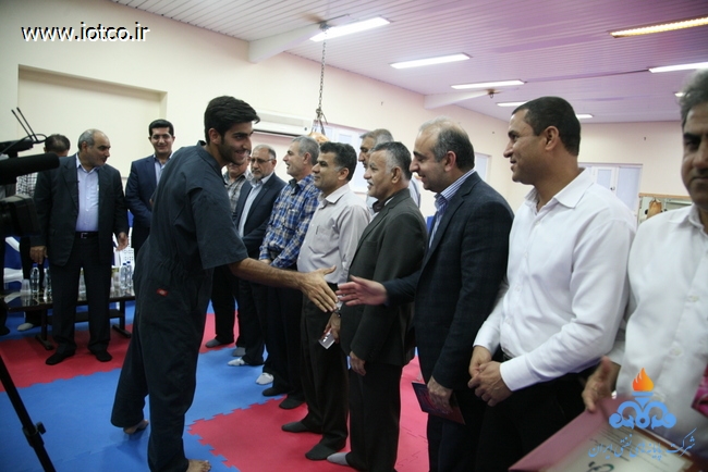 تجلیل از ورزشکاران قهرمان 27