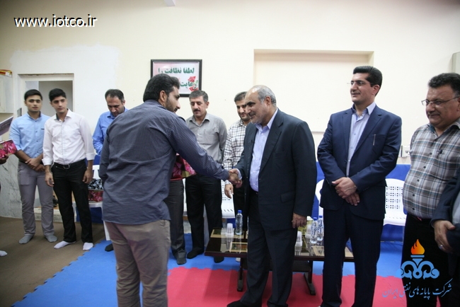 تجلیل از ورزشکاران قهرمان 28