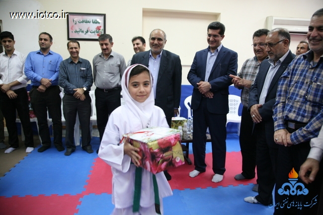 تجلیل از ورزشکاران قهرمان 30