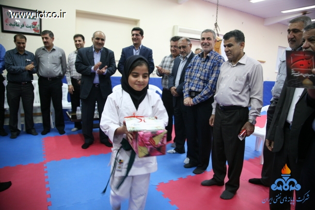 تجلیل از ورزشکاران قهرمان 31