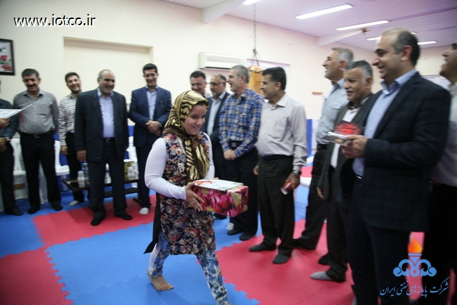 تجلیل از ورزشکاران قهرمان 32