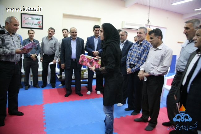 تجلیل از ورزشکاران قهرمان 33