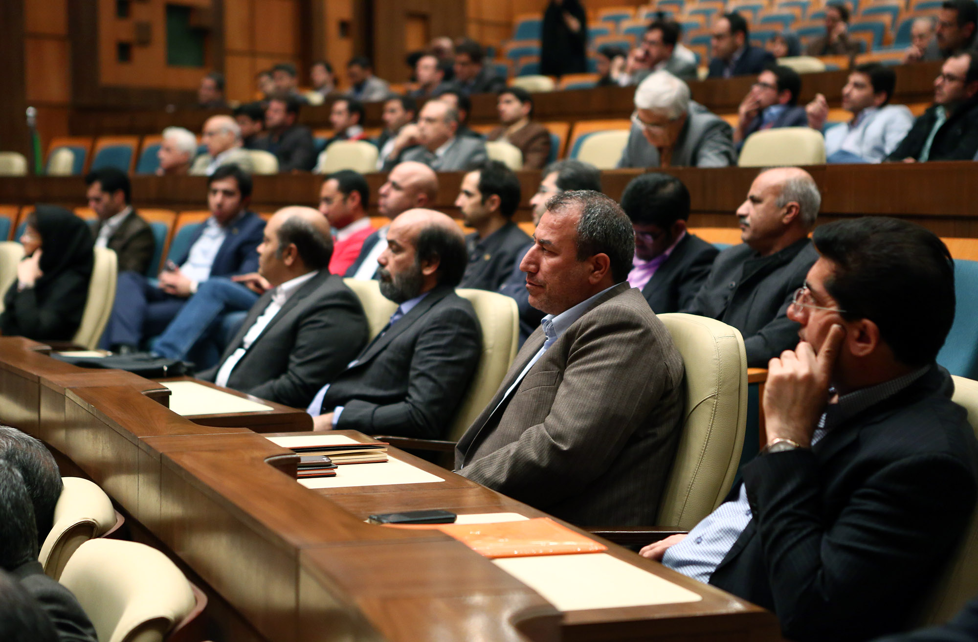 همایش ملی توسعه پایدار، پتروشیمی و صنعت سبز 13