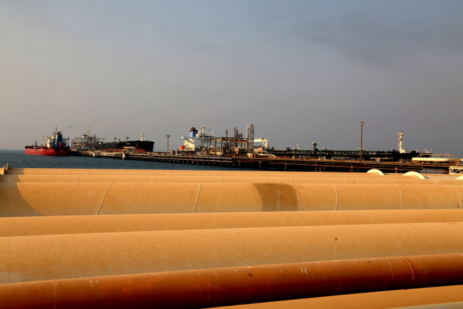 پهلوگیری همزمان شش کشتی 11