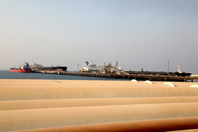 پهلوگیری همزمان شش کشتی 13