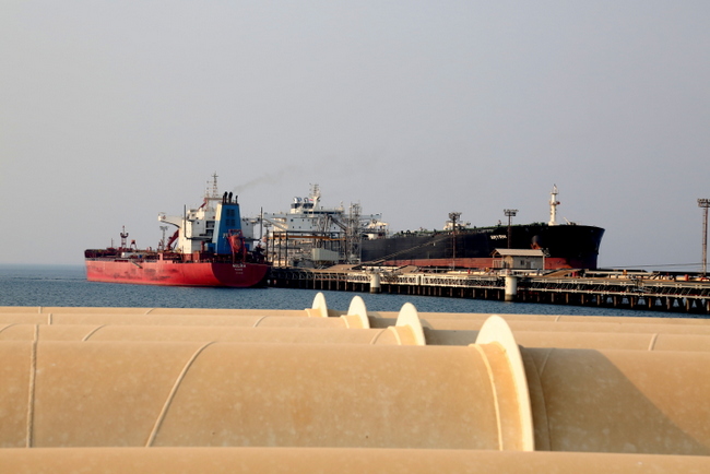 پهلوگیری همزمان شش کشتی 14