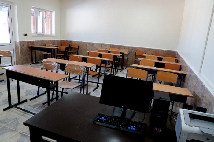 افتتاح مدرسه آزادی 40