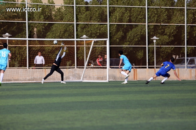 فوتبال دهه فجر 32