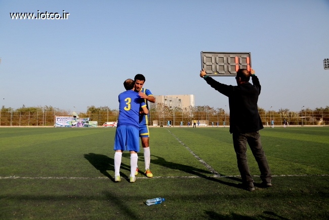 فوتبال دهه فجر 33