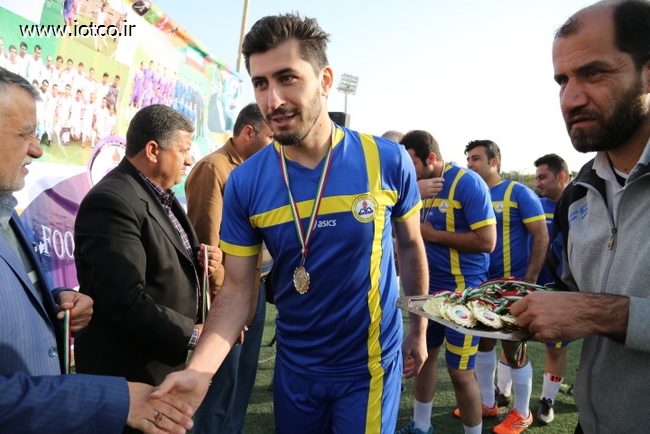 فوتبال دهه فجر 61