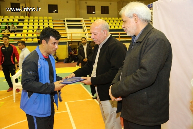 مسابقه کشتی 70