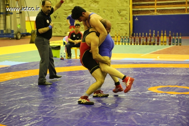 مسابقه کشتی 32