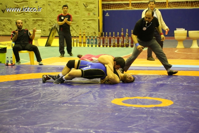 مسابقه کشتی 44