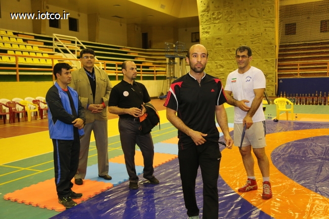 مسابقه کشتی 63