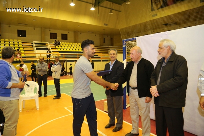 مسابقه کشتی 64