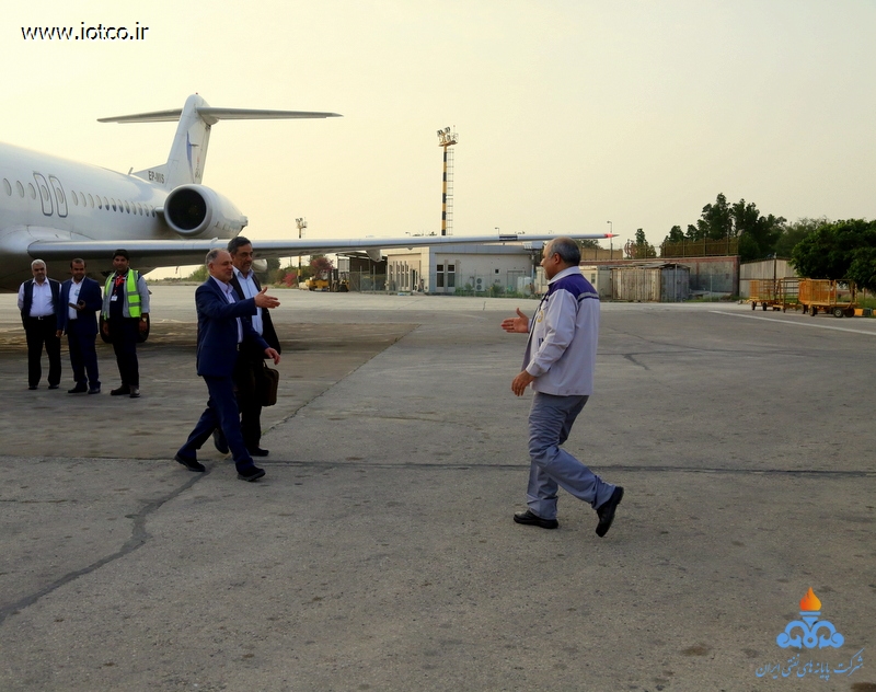 سفر کاردر به خارگ