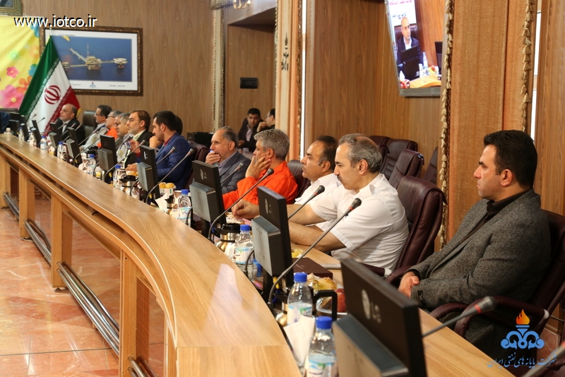 سفر کاردر به خارگ