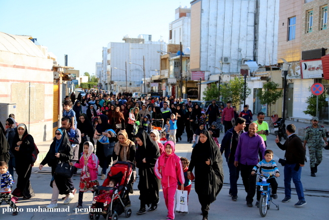 پیاده روی خانوادگی 4