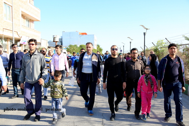 پیاده روی خانوادگی 8