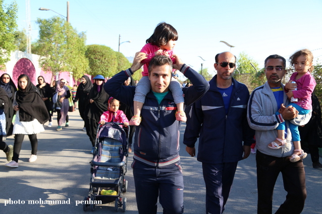 پیاده روی خانوادگی 11