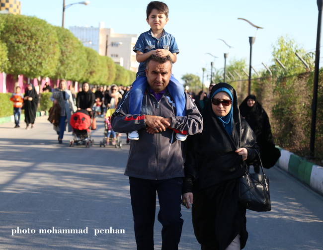 پیاده روی خانوادگی 12