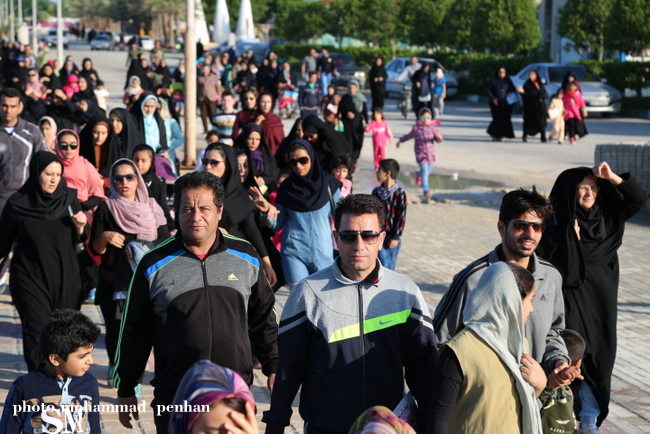 پیاده روی خانوادگی 17