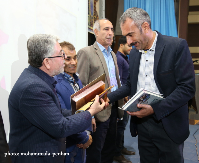 کتاب و شب شعر