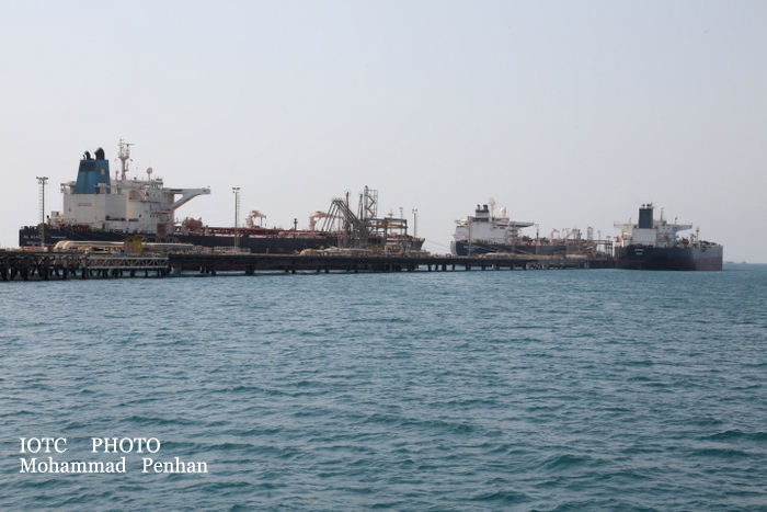 بازدید از پایانه نفتی خارگ 12